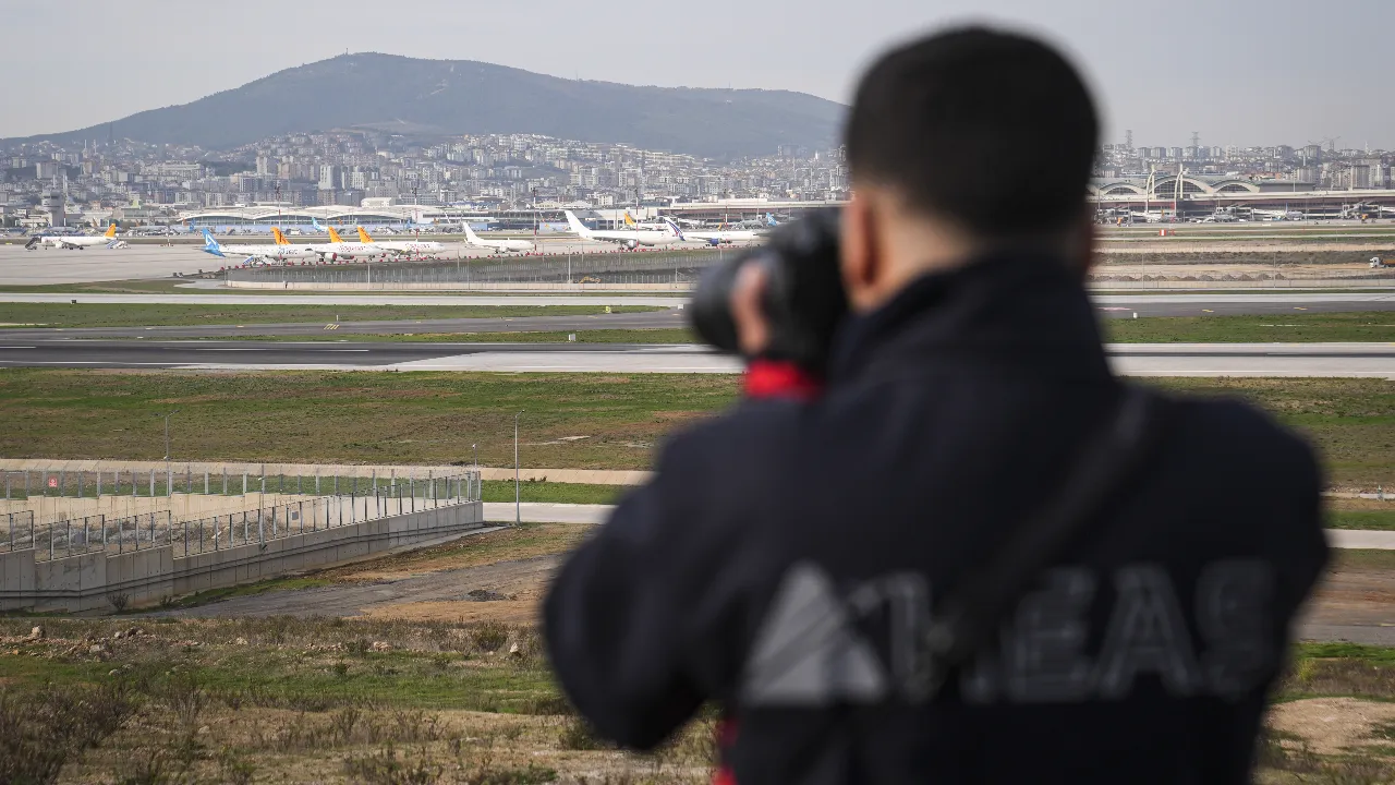 Güvenli uçuş için kuşlara yakın takip! Sabiha Gökçen Havalimanı'nda yaban hayatı 7/24 izleniyor
