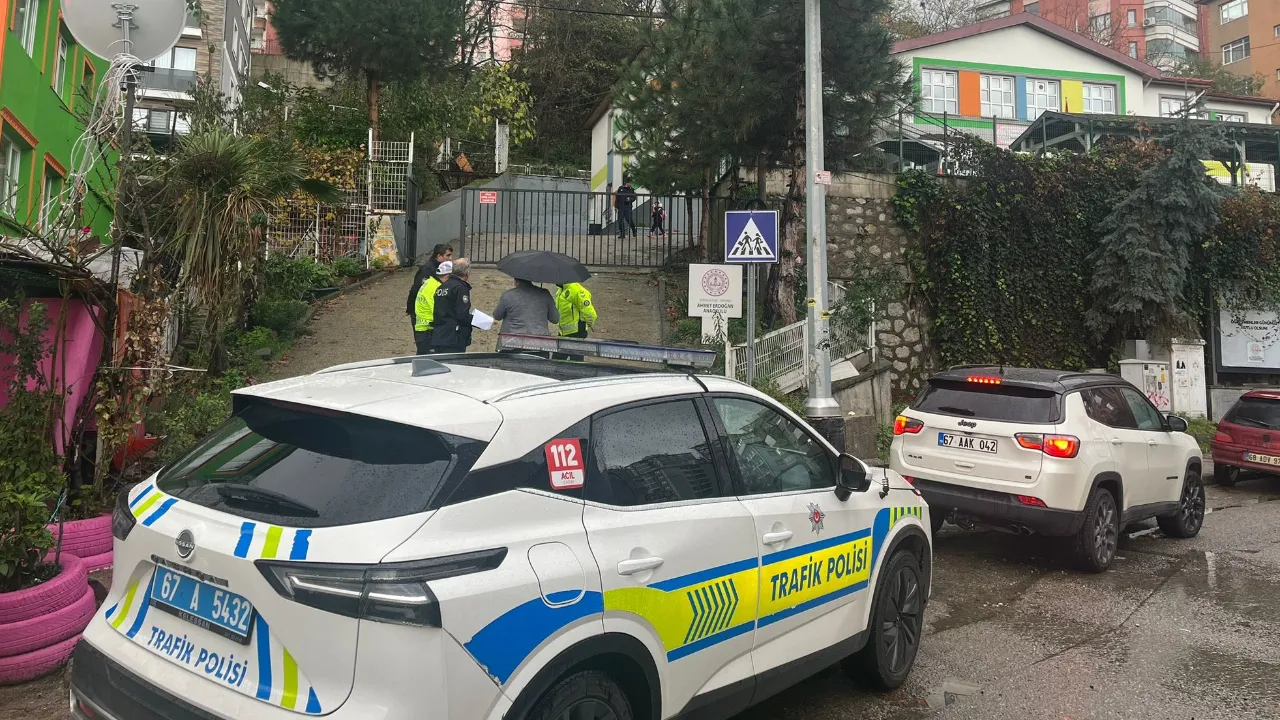 Kahreden ölüm! 4 yaşındaki çocuk, kayan kamyonetin altında kaldı