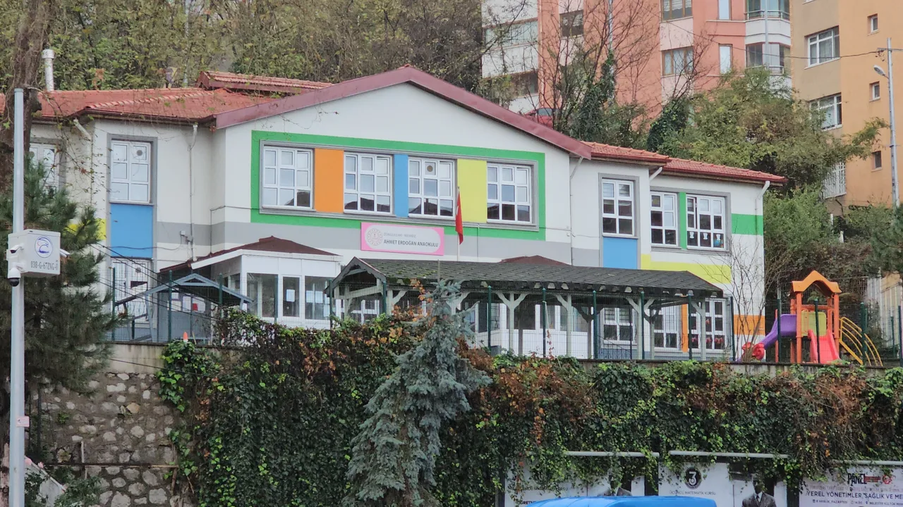 Kahreden ölüm! 4 yaşındaki çocuk, kayan kamyonetin altında kaldı