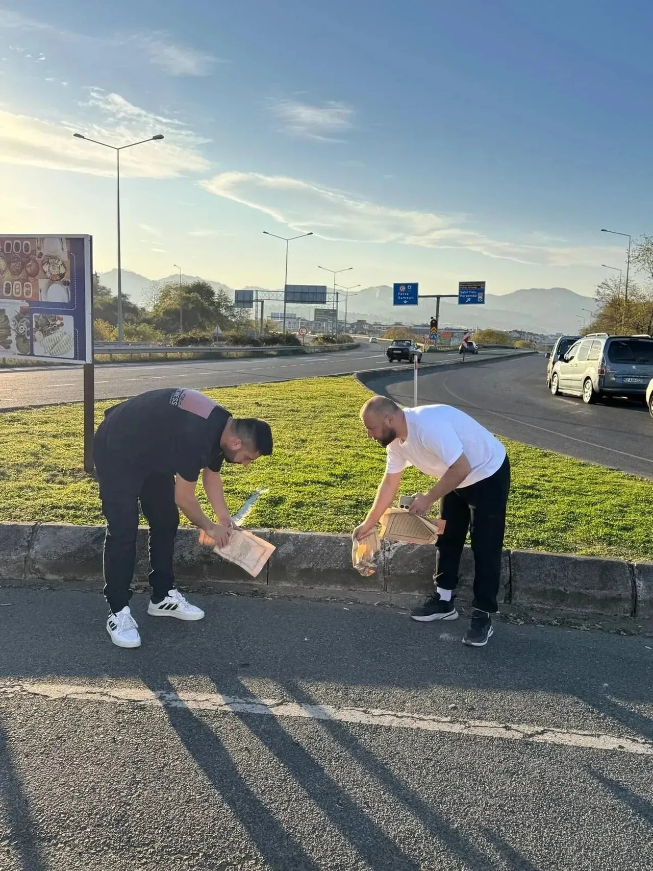 Ordu'da tepki çeken olay! Kur’an-ı Kerim sayfaları yola saçıldı