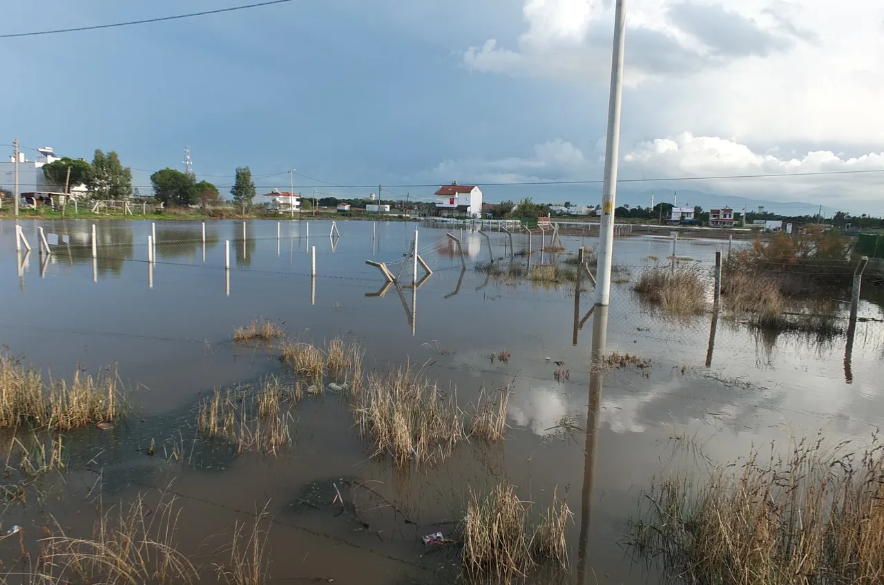 Tarım arazileri de sudan görünmez hale geldi