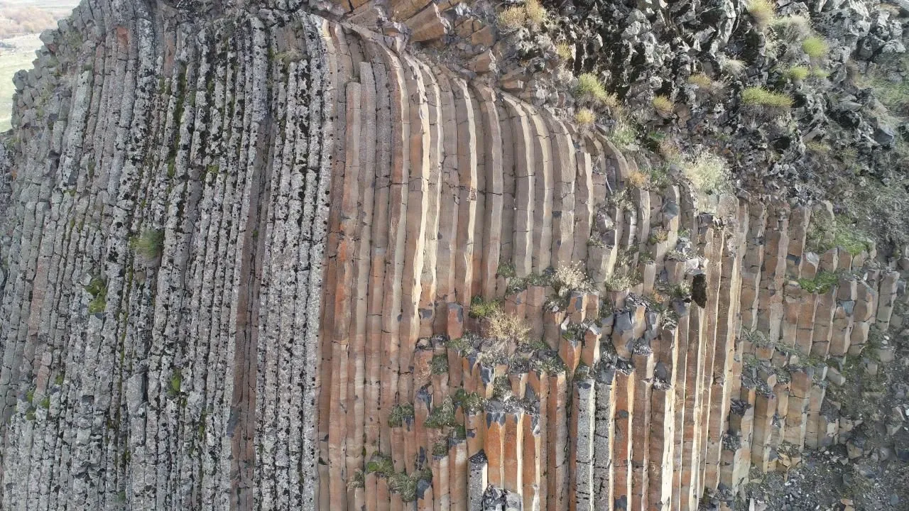 Tabiat harikası: Bazalt sütunlar keşfedilmeyi bekliyor