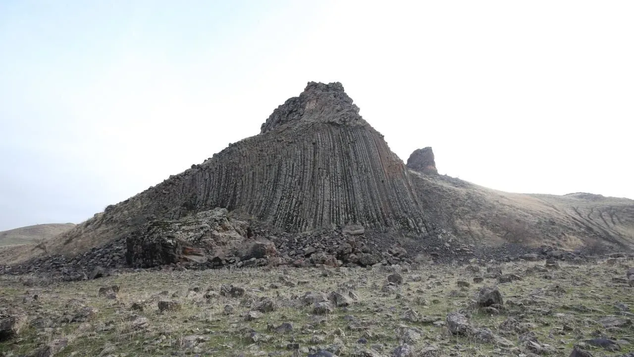 Tabiat harikası: Bazalt sütunlar keşfedilmeyi bekliyor