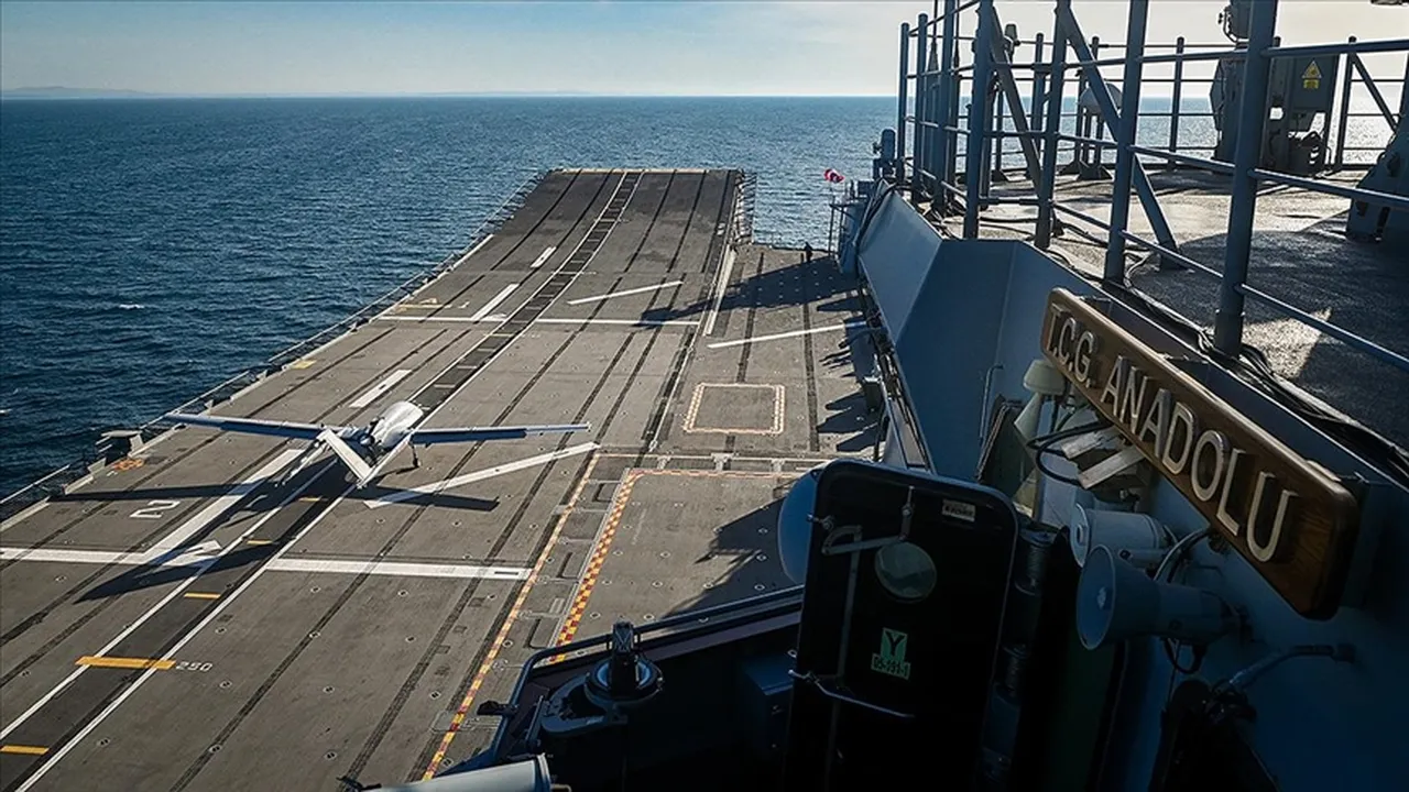 TCG Anadolu'da bir ilk yaşanacak! İHA'dan sonra şimdi de İDA konuşlanacak