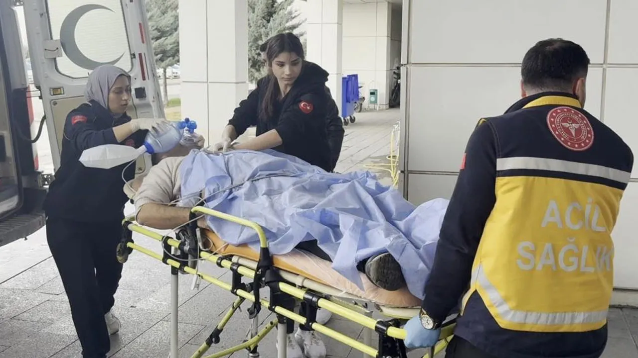 Yakınını kaza yerinde görüp kalp krizi geçirdi! Durumu ciddi