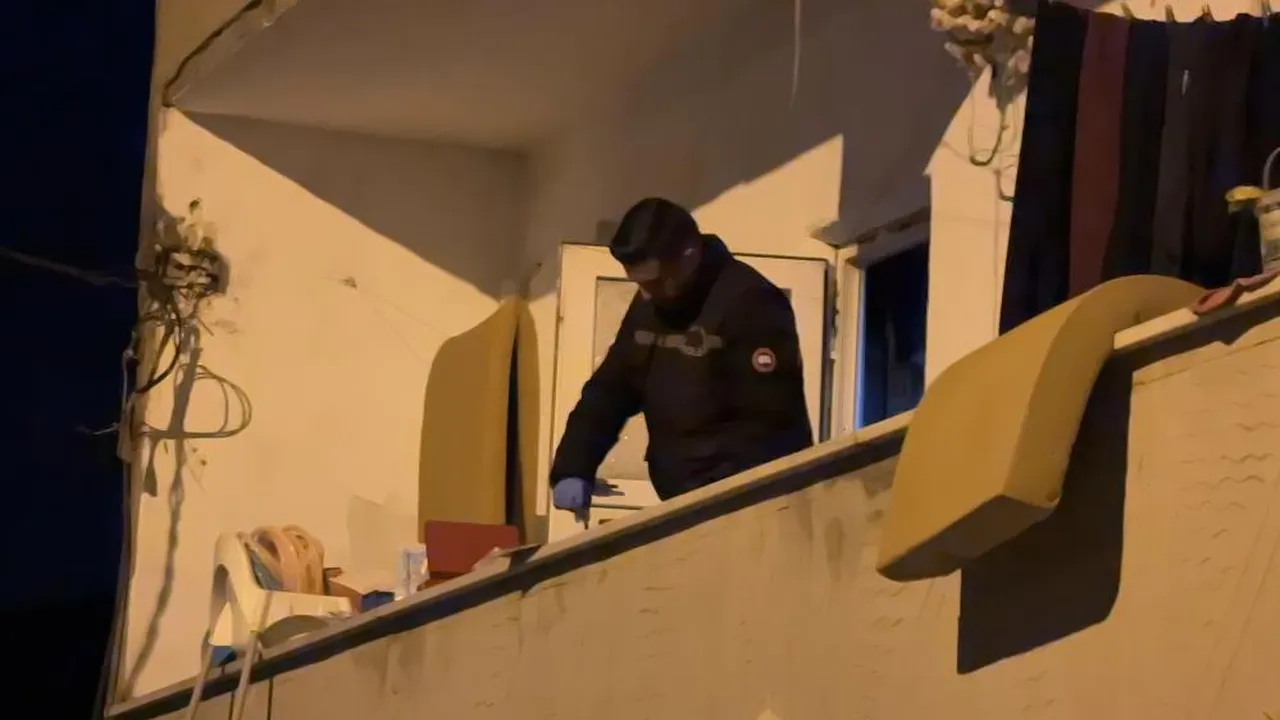 4 yaşındaki çocuk ile annesini darbedip ağızlarını bantladılar... Hepsi 200 bin TL için!