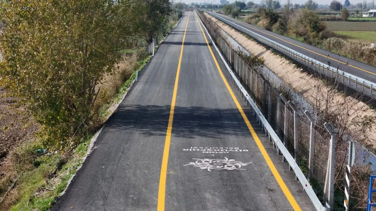 Aydın'da trafiğe ilaç gibi çözüm: İlçeyi hastaneye ve merkeze bağlayacak yol açıldı