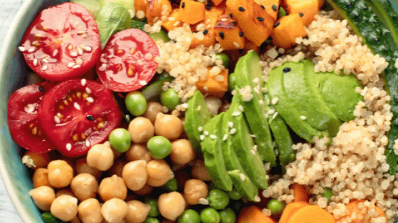 Güçlü bağışıklığın sırrı sofrada gizli! Ne yemeli, ne içmeli?