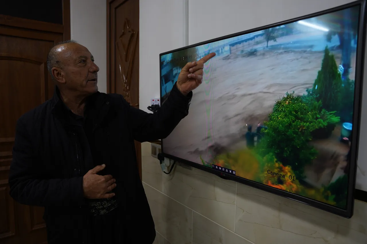 Kahramanlık anı! Çöken duvardan 30 öğrenciyi son anda kurtardı