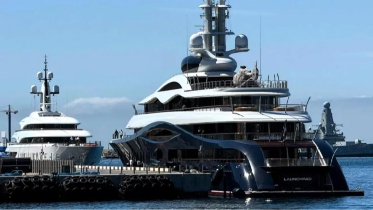 İçinde yok yok! İşte Zuckerberg'in 13 milyar TL'lik süper yatı