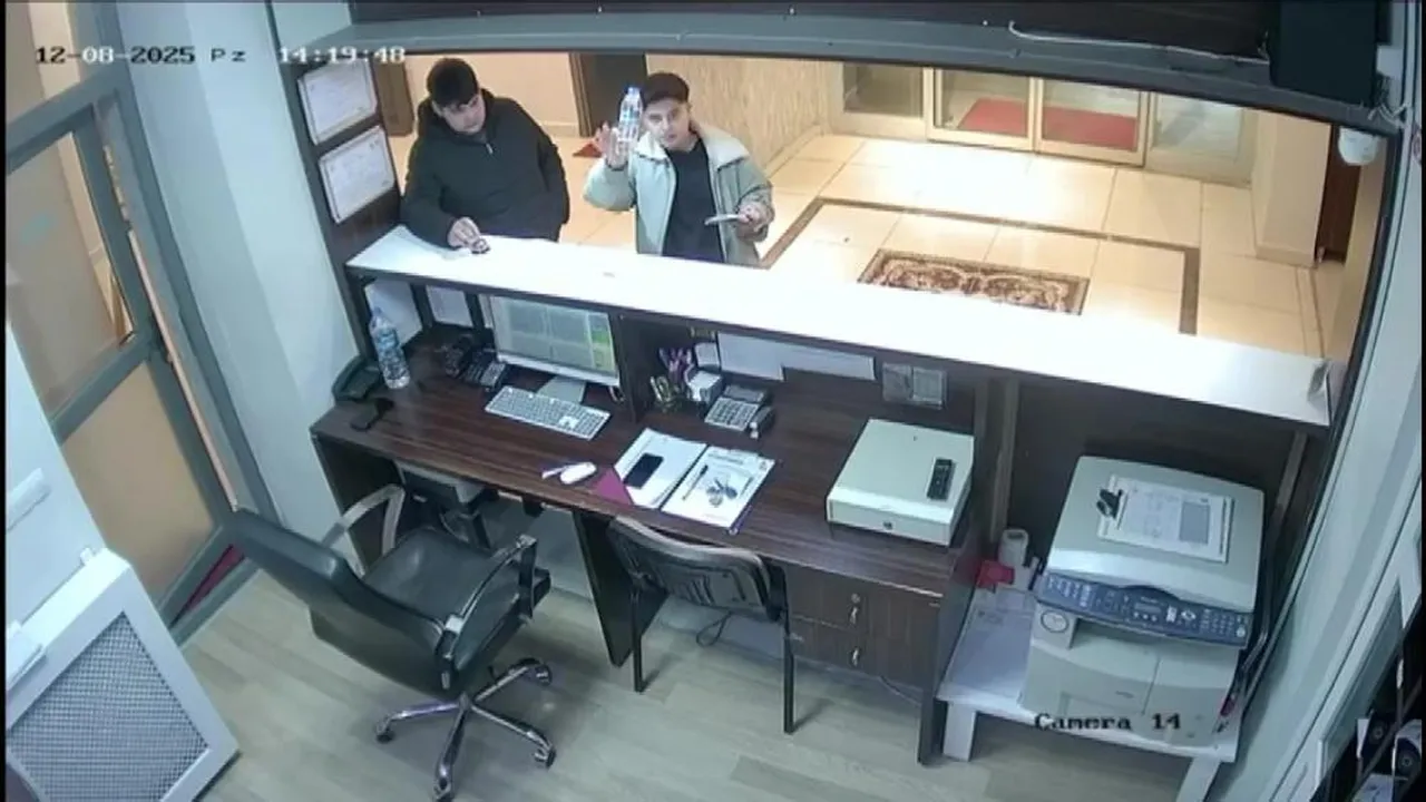 Motor ustası çıraklarından örnek davranış! "Türk genciyle gurur duyduk" notuyla paylaştılar