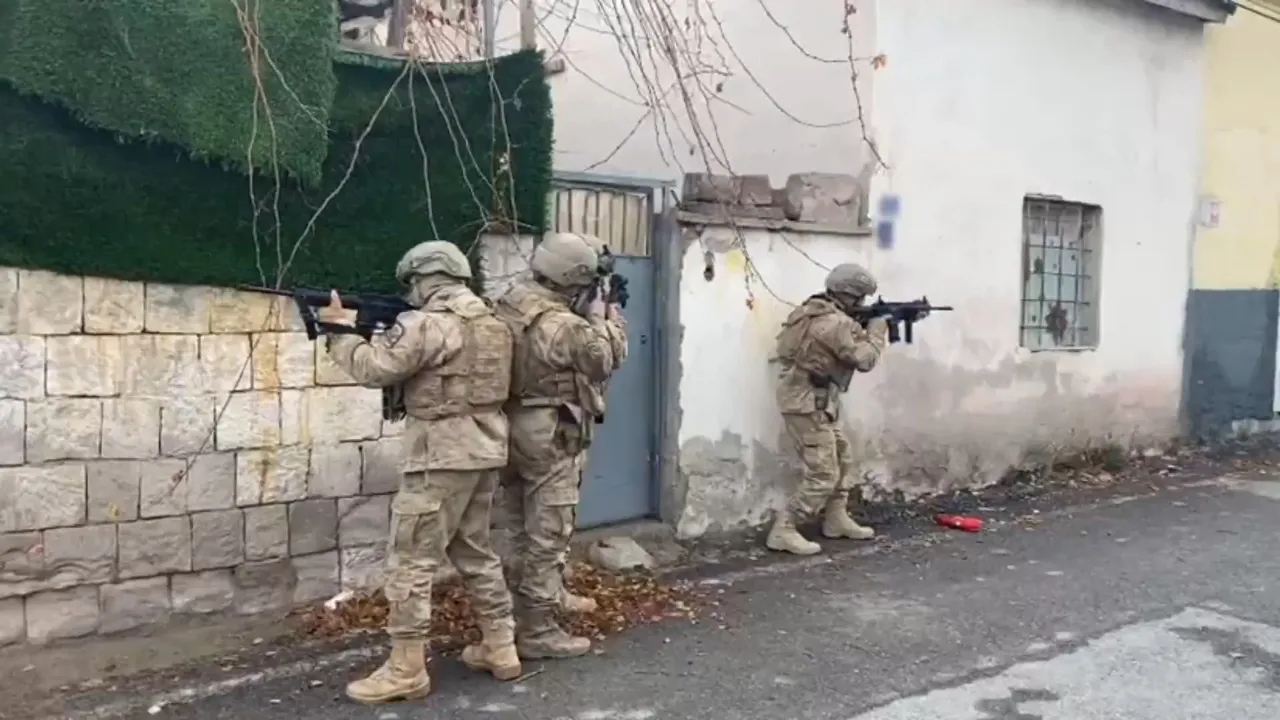 22 ilde DEAŞ operasyonu! 92 şüpheli yakalandı