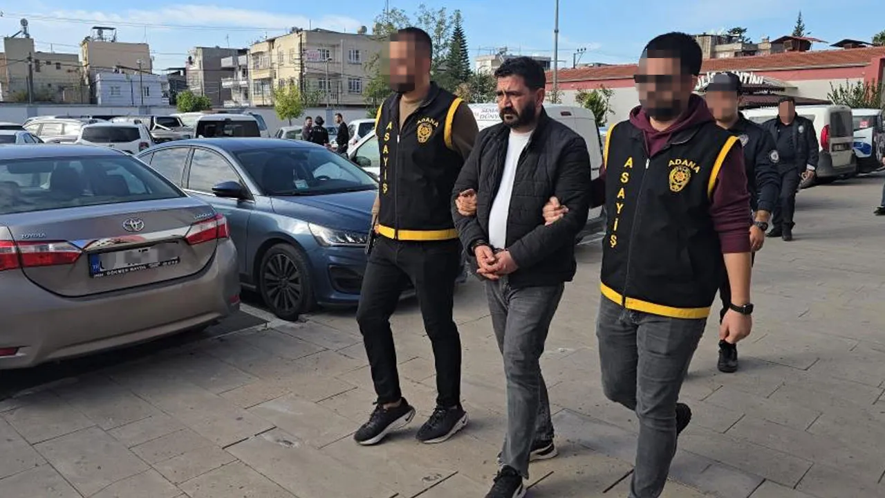 Adana'da 179 suçtan 22 yıl hapis cezasıyla aranan firari AVM'de yakalandı