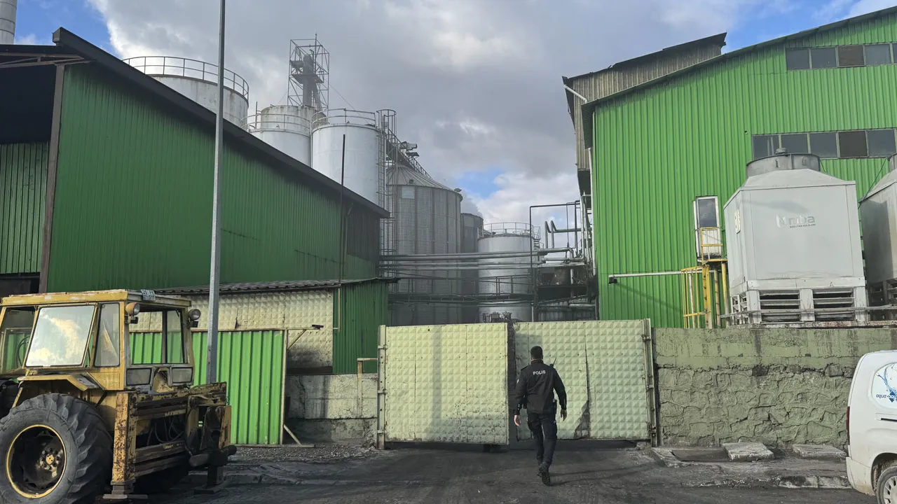 Afyonkarahisar'da yağ fabrikasında yangın!