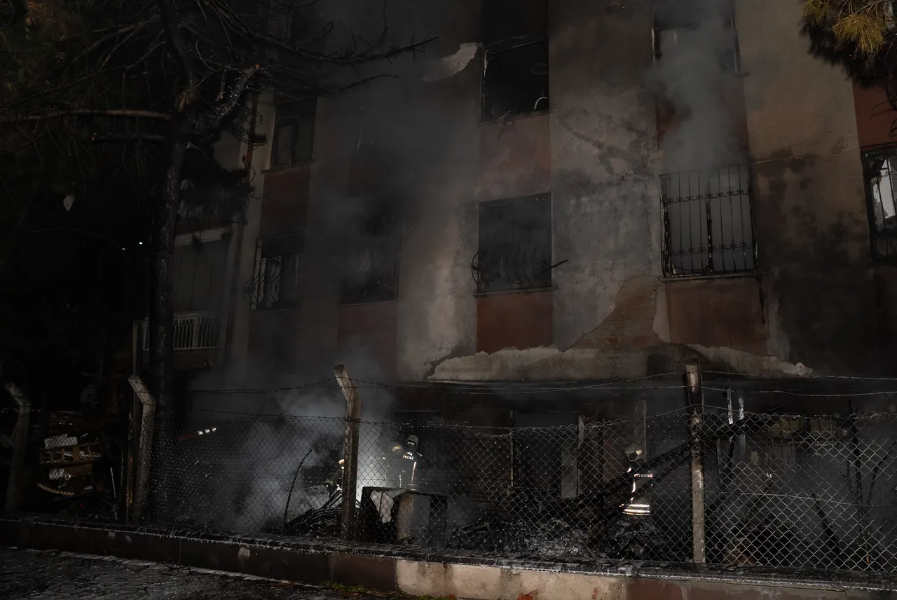 Ankara'da yangın paniği! 8 kişi hastanelik oldu