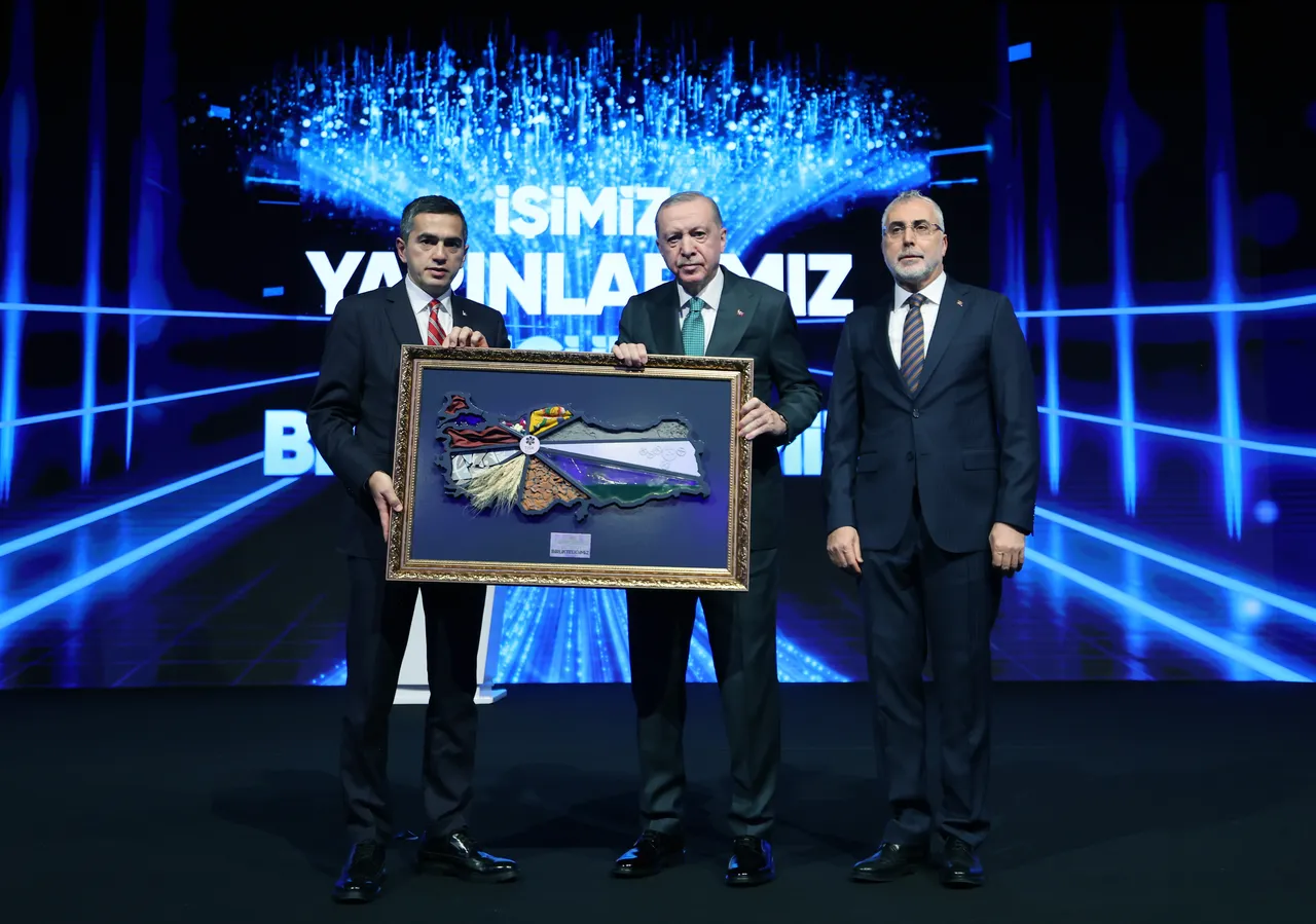 Cumhurbaşkanı Erdoğan "Hayırlı olsun" diyerek duyurdu! Teşvik programları 1 yıl daha uzadı