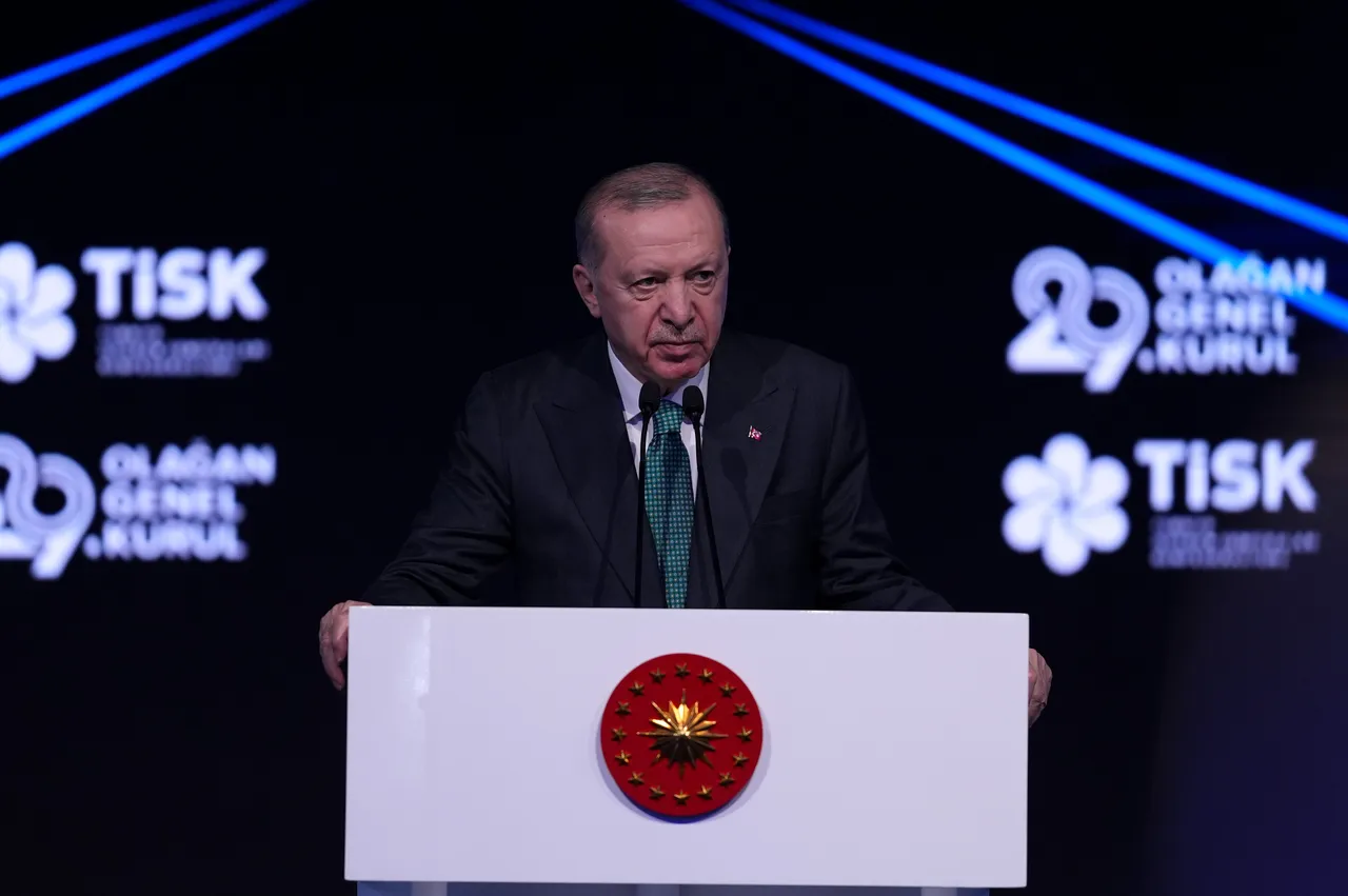 Erdoğan'dan pazarlık öncesi patronlara asgari ücret mesajı: Kefenin cebi yok