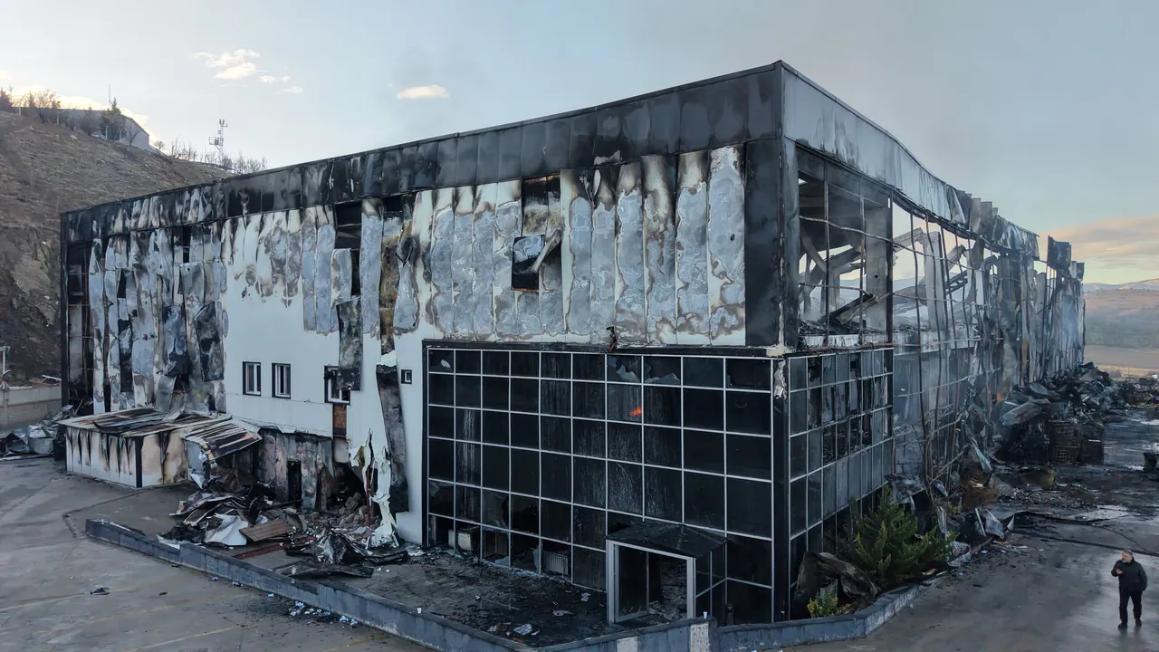 Fabrikanın üretim tesisleri hasar aldı