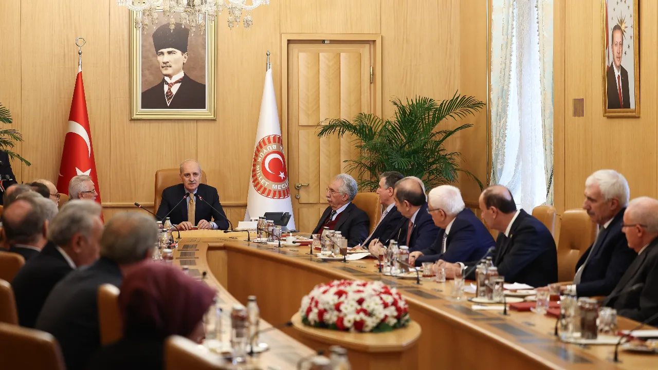 Kurtulmuş, eski vekilleri kabul etti: Herkes üzerine düşeni yapıyor