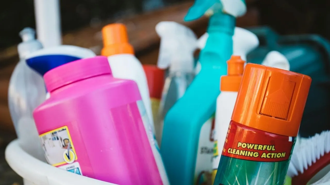 Öldüren karışım: Tuz ruhu çamaşır suyu karışımı tepkimeye neden oluyor