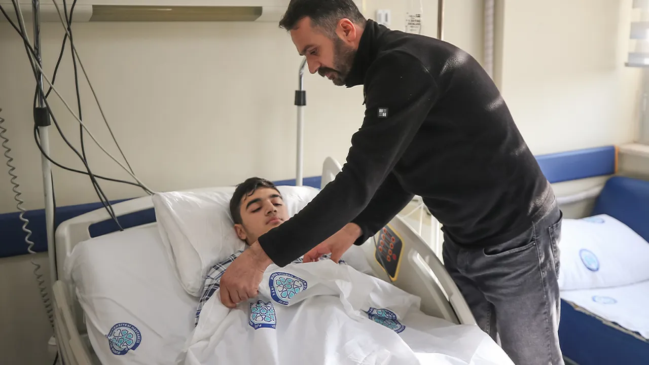 Ormandan topladığı mantar canına mal oluyordu: Babası hayatını kurtardı