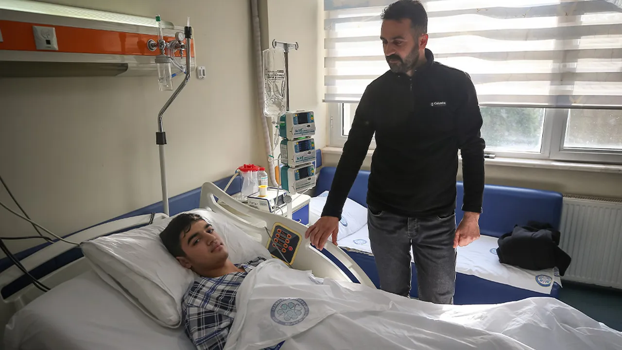 Ormandan topladığı mantar canına mal oluyordu: Babası hayatını kurtardı