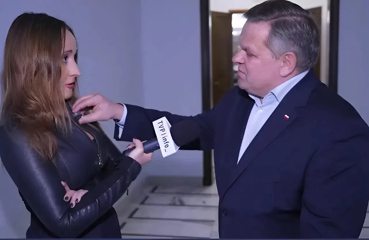 Polonya bu skandalı konuşuyor! Sorulara sinirlenen senatör, muhabire kabusu yaşattı