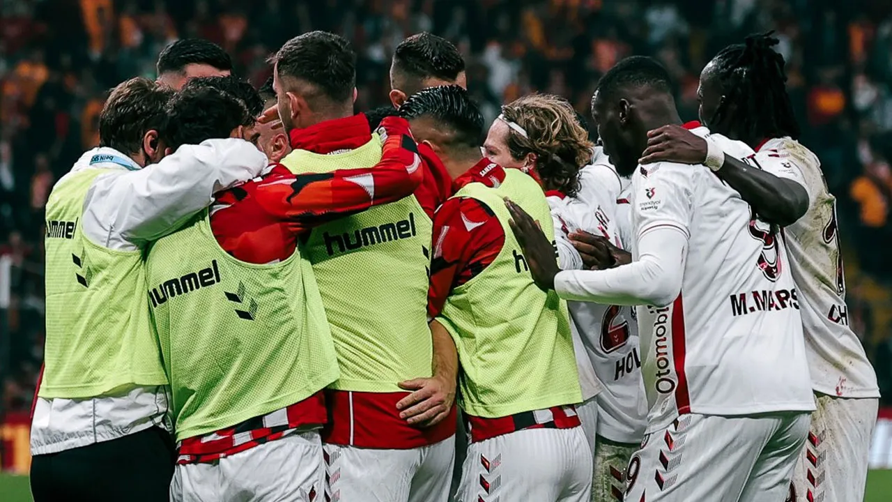 Samsunspor - AEK maçının 11'leri belli oldu: Karadeniz ekibi ilk 8'i garantilemek için sahada