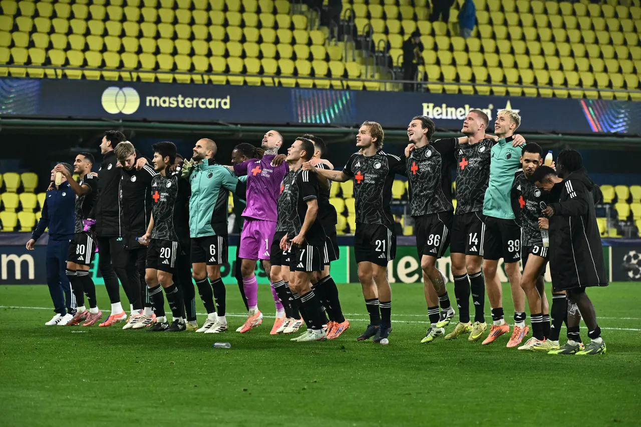 Villarreal oyuncularının galibiyet sevinci