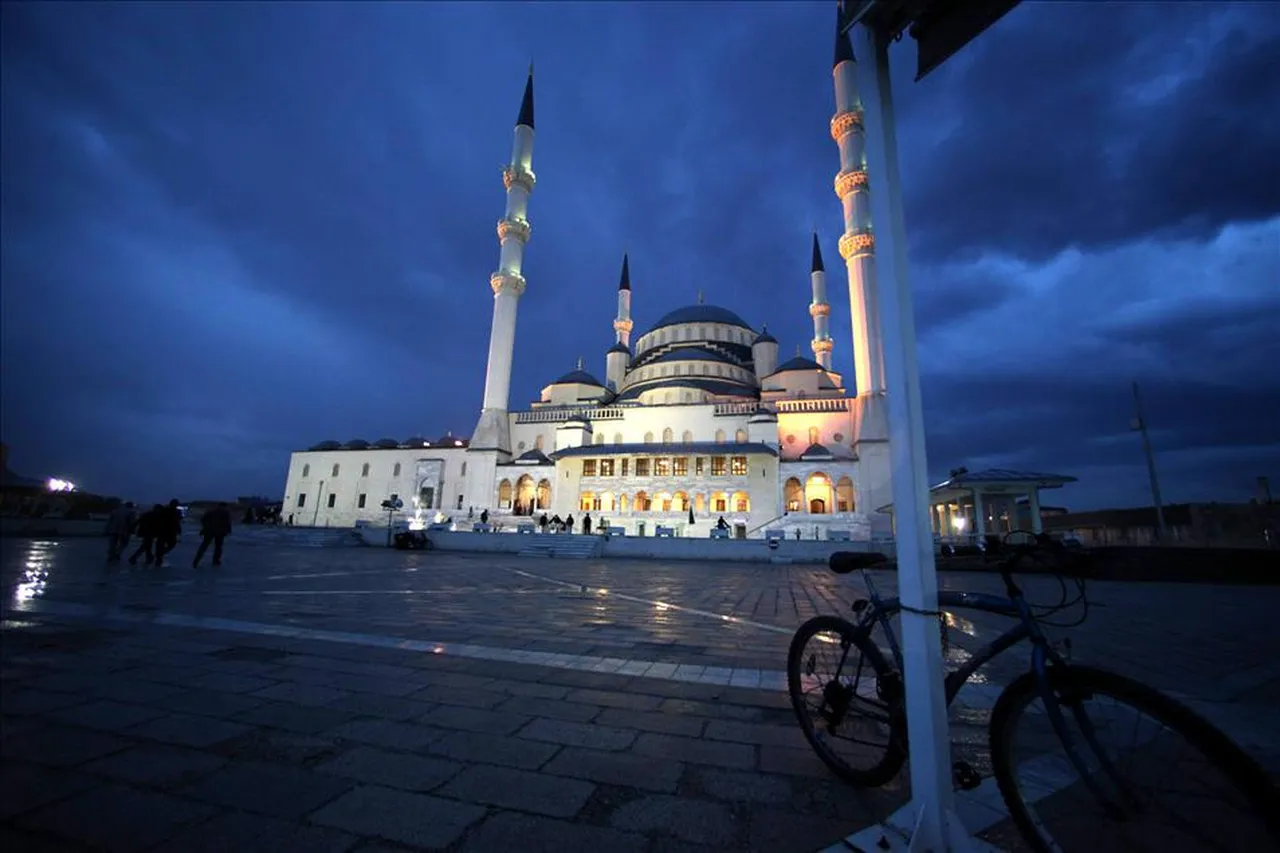 2025 yılının son kandili yaklaşıyor: Regaib Kandili ne zaman?