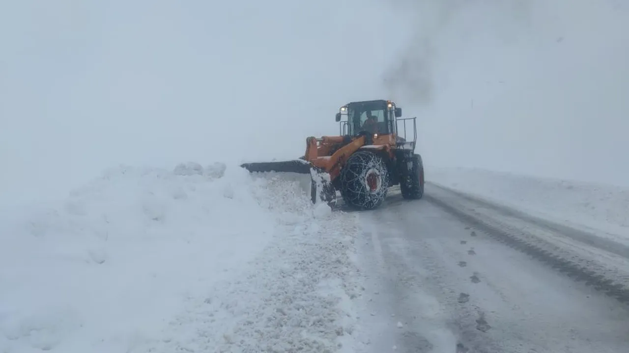 50 santim kar var! Van'da Kapalı yollar açıldı, ekipler 7-24 çalışıyor