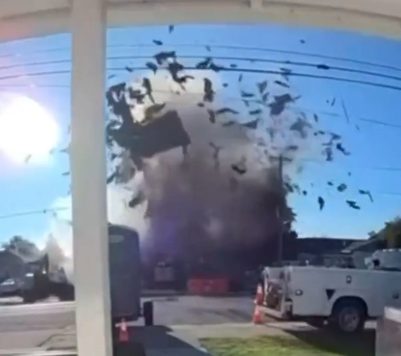 ABDde bir binada doğal gaz patlaması! Ev havaya uçtu: Sanki savaş videosu izliyorduk