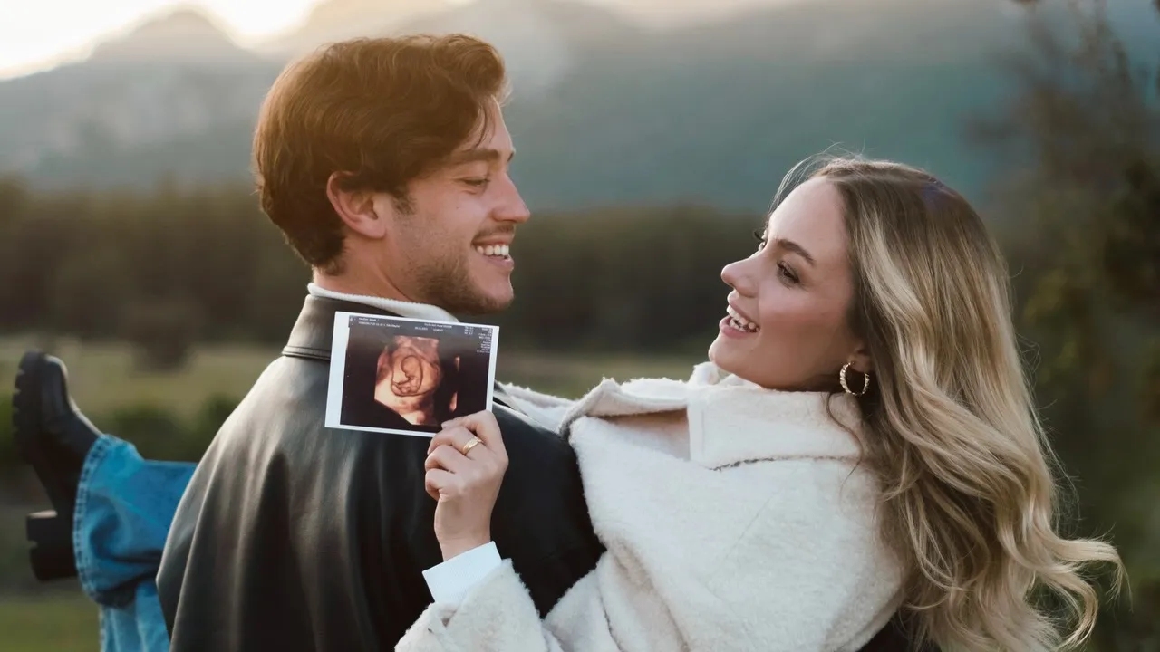 Başak Karahan’dan hamilelik müjdesi: Artık üç kişiyiz