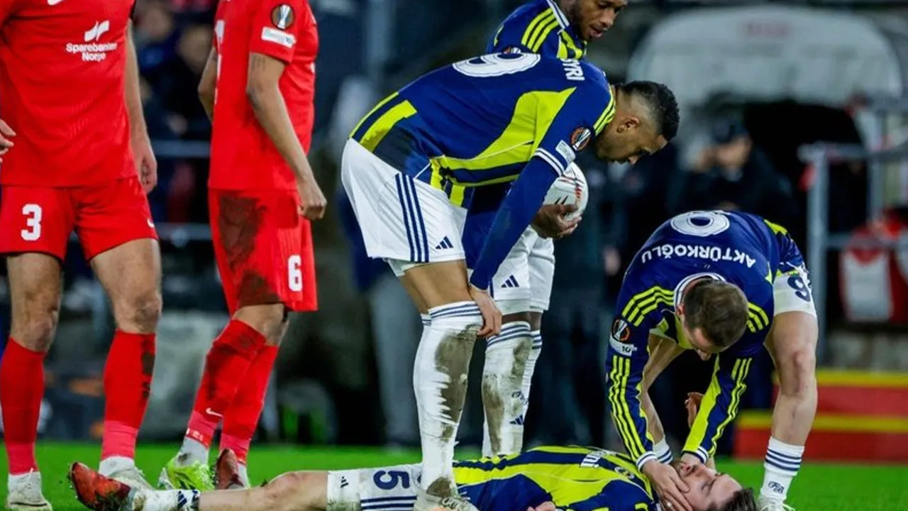 Fenerbahçe'de İsmail Yüksek korkuttu: Baygınlık geçirdi, riske edilmedi