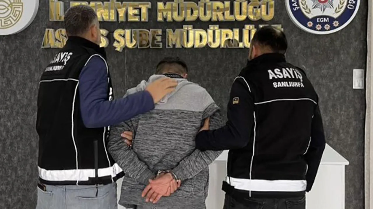  Gözaltına alınırken dehşet saçtı! Saldırgan şüpheli polisin parmağını ısırdı 