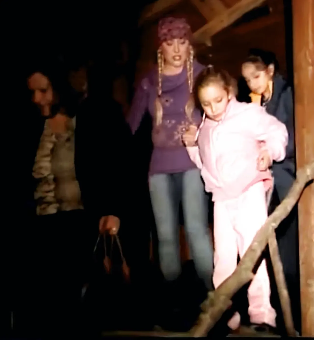 Güllü ile kızı Tuğyan’ın seneler önceki videosu viral oldu! İzleyen herkes aynı detaya takıldı