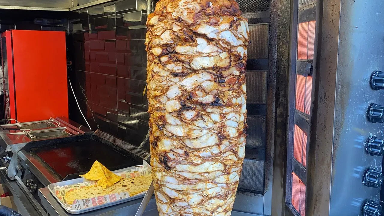 İyi pişmemiş tavuk ve et bakterinin en büyük bulaştırıcısı