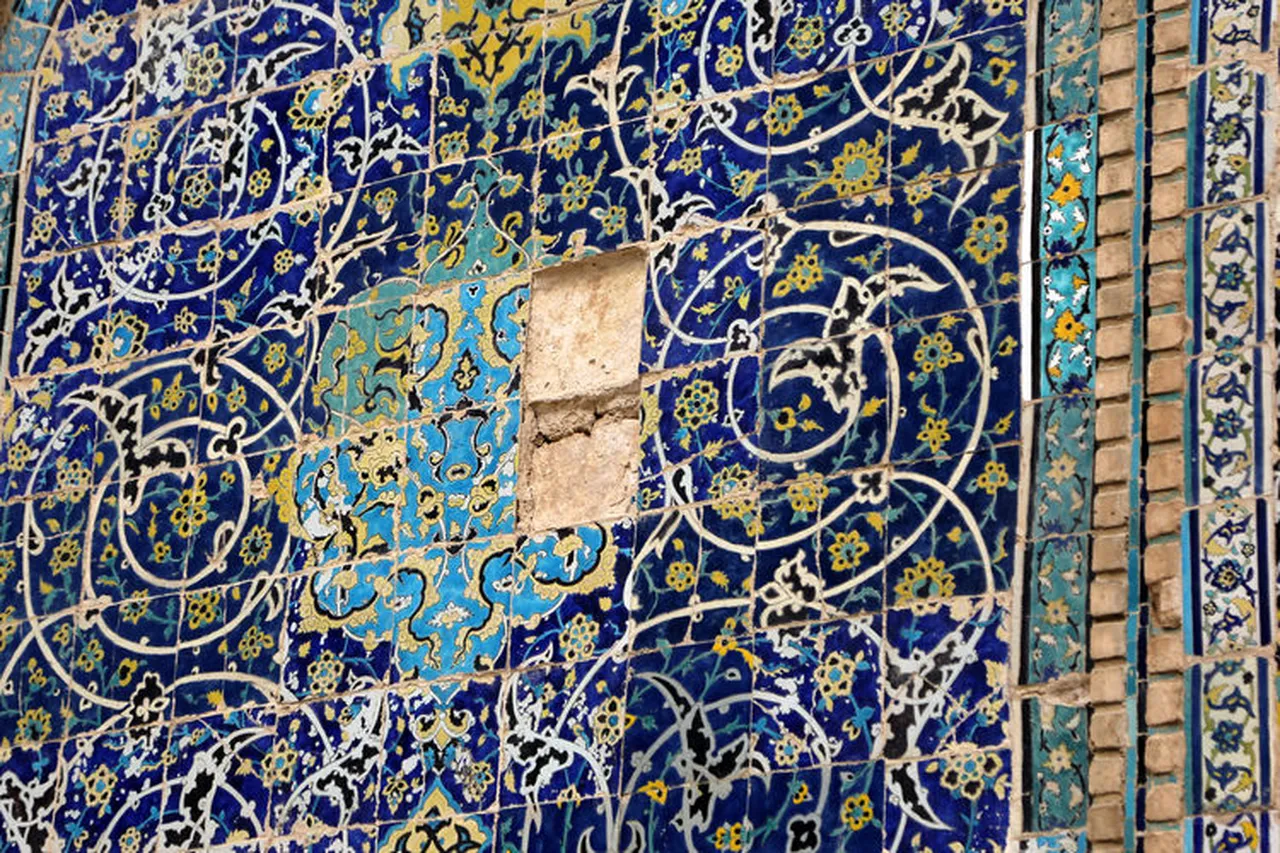 İran'da felaket çanları çalıyor! Açıklamalar peş peşe geldi, şehirler çöküyor