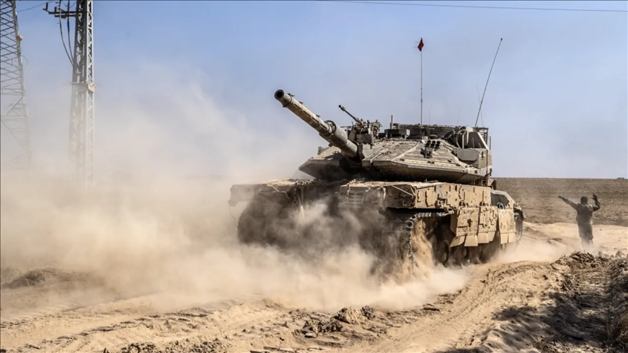 İsrail'den Lübnan'a yoğun bombardıman başladı