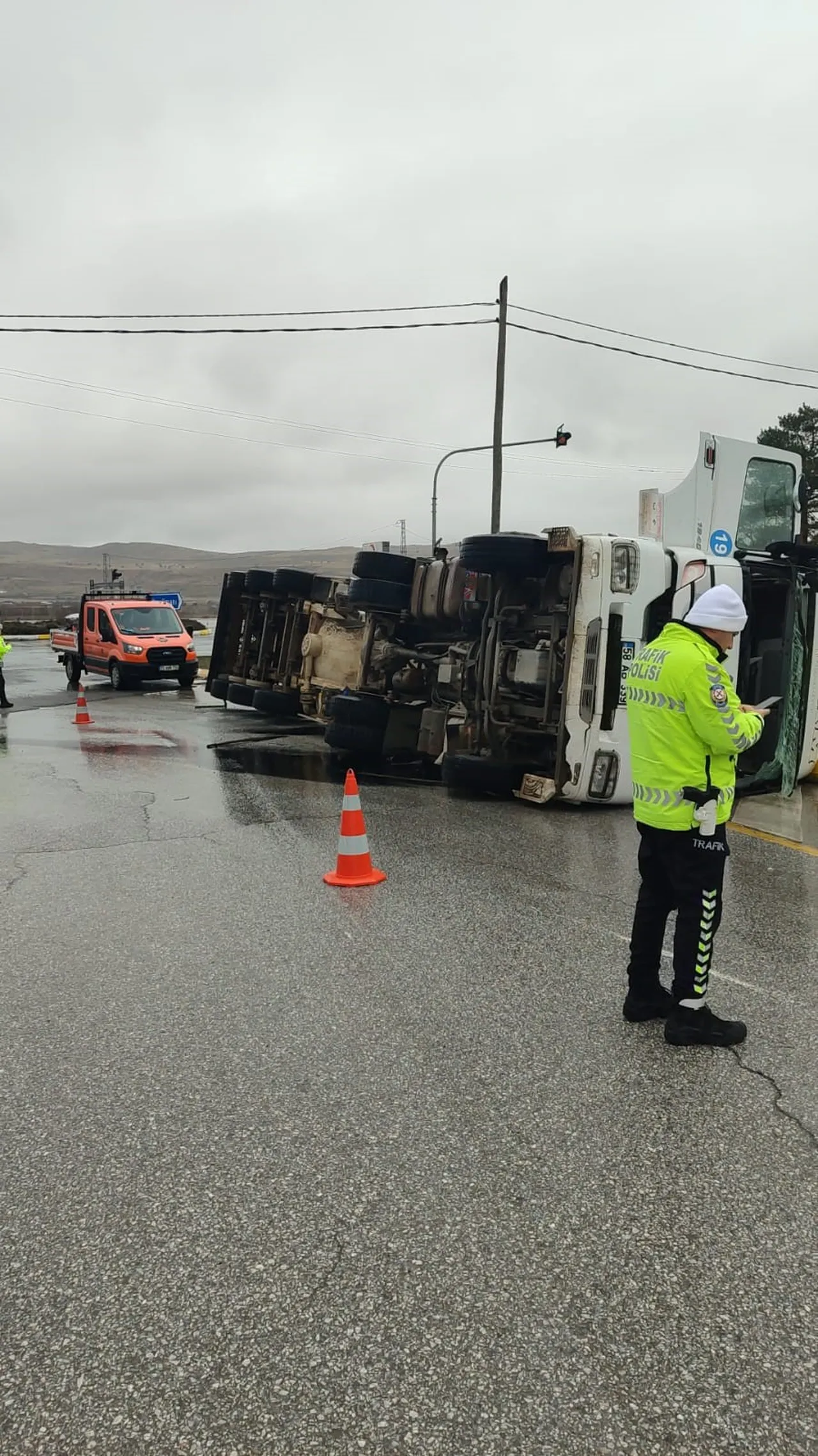 Rabia Demir'in kaza geçirdiği tır