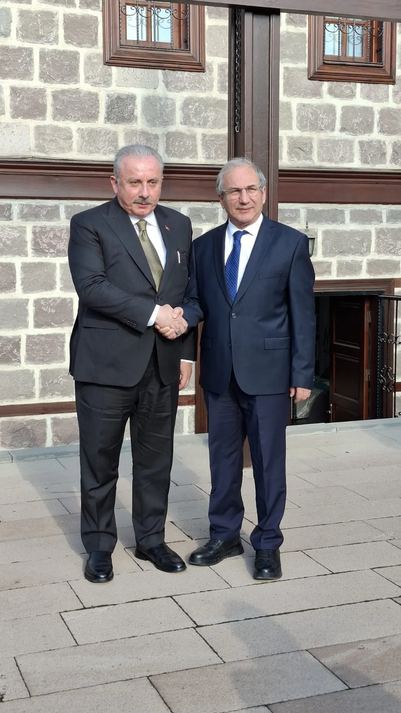 Mustafa Şentop: Yeniden adaylığa kapı kapalı değil