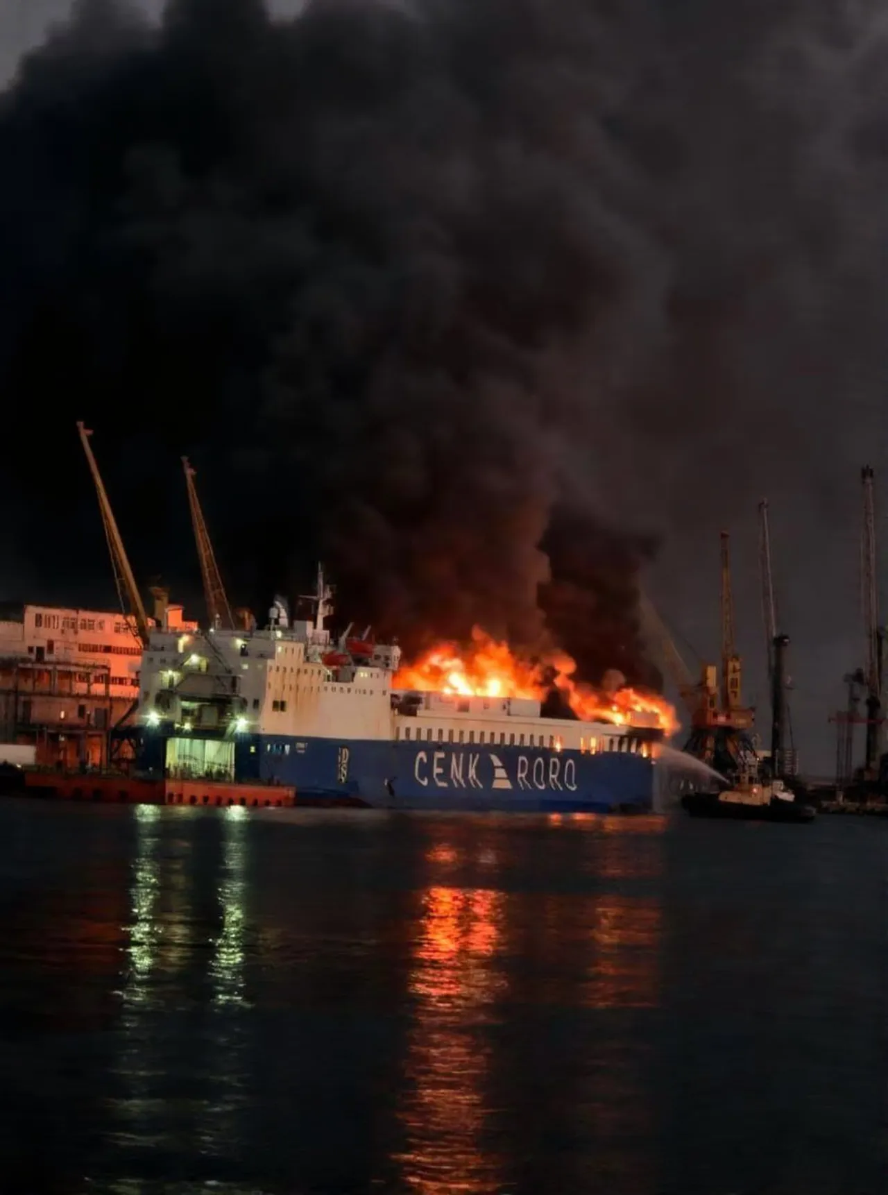 Tır taşımacılığı yapan Türk gemisi Odesa'da vuruldu