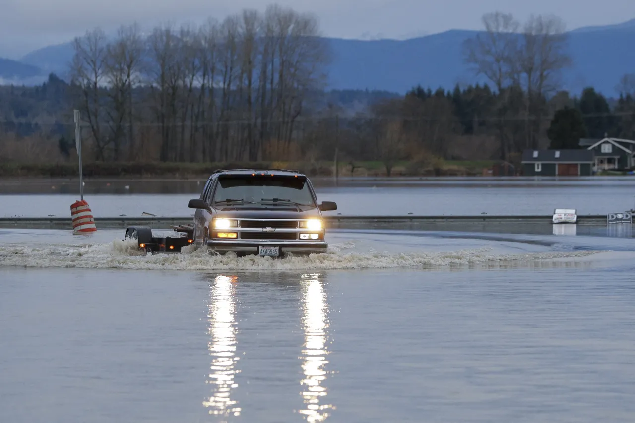 Washingtonda sel felaketi! Acil durum ilan edildi: Yaklaşık 100 bin kişiye tahliye uyarısı