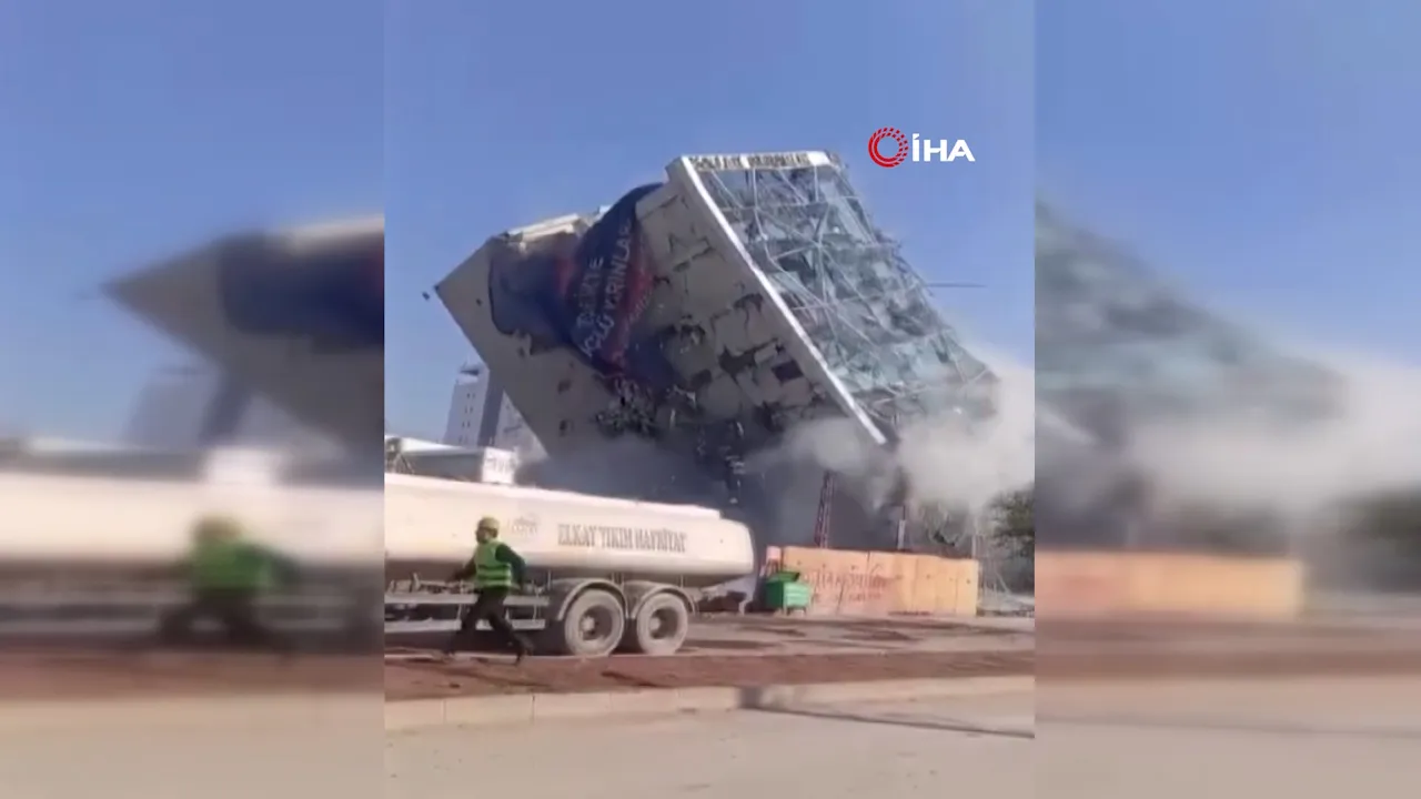 10 katlı iş merkezi saniyeler içinde yerle bir oldu! Yıkım anı kamerada