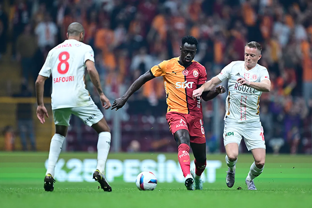 Antalyaspor-Galatasaray maçında kimler eksik, kimler cezalı ve sakat? Muhtemel ilk 11 açıklandı!