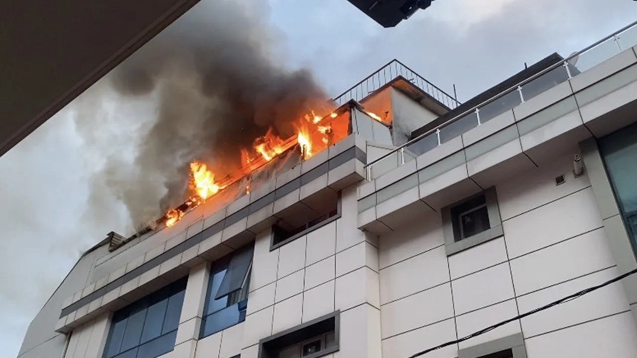Ataşehir'de otelde yangın! Ekipler alevlere müdahale etti