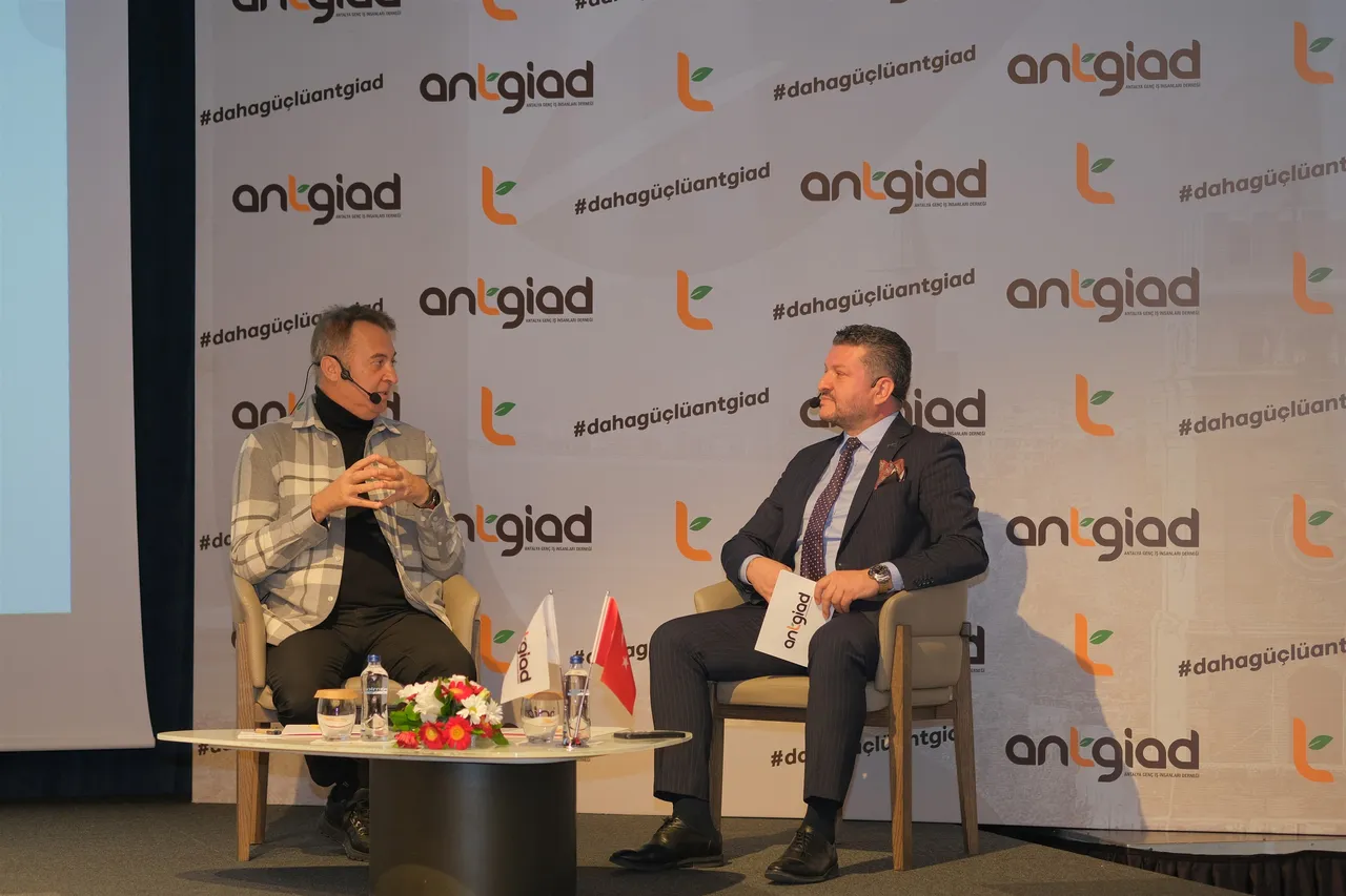 Fikret Orman, ANTGİAD toplantısında Beşiktaş'taki dönemi ve hakkında konuştu