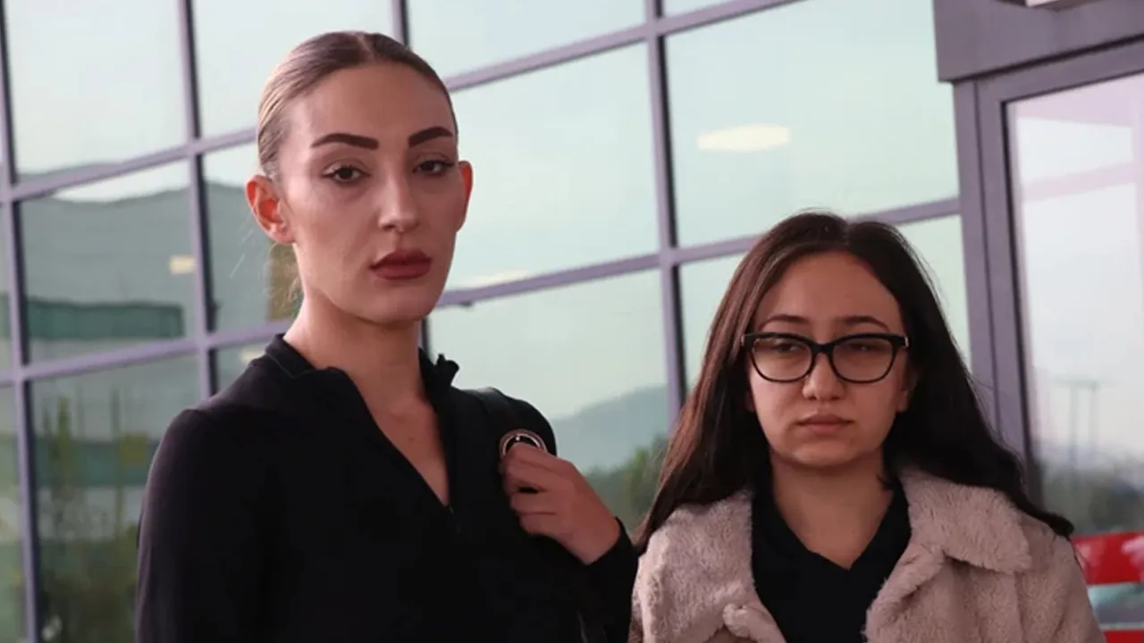 Tuğyan Ülkem Gülter ve arkadaşı Sultan Nur Ulu