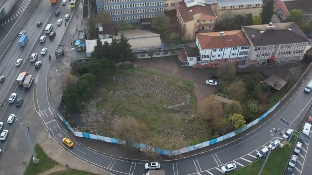 Hasar aldı diye yıktılar, 6 yıldır bir çivi bile çakılmadı! İBB'ye cami tepkisi