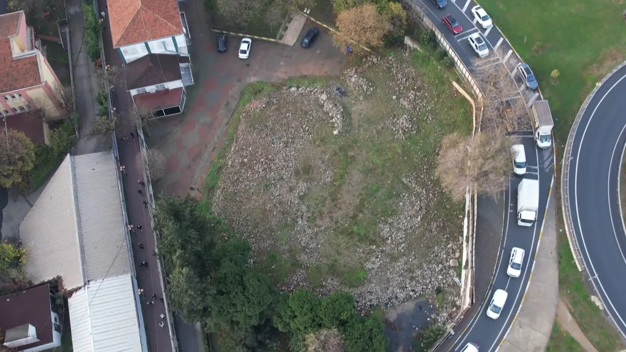 Hasar aldı diye yıktılar, 6 yıldır bir çivi bile çakılmadı! İBBye cami tepkisi